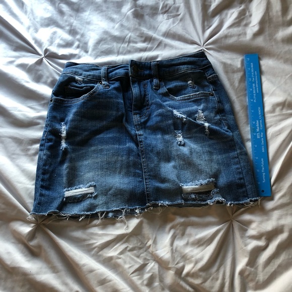 denim mini skirt - Picture 2 of 3